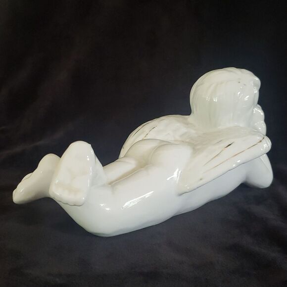 Adorable Vintage Porcelain Angel Lying on Stomach Leaning Chin on Hands 7.5" - Picture 5 of 9
